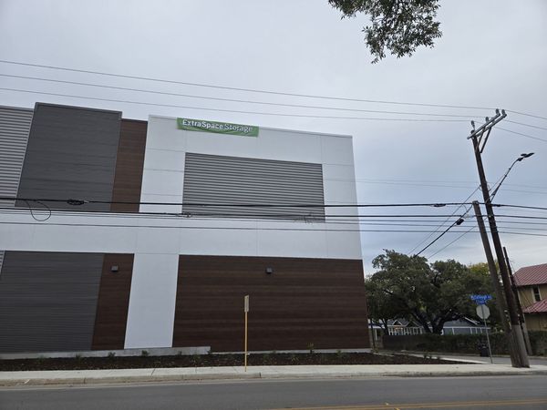 Extra Space Storage facility at 211 E French Pl - San Antonio, TX