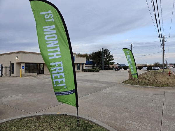Extra Space Storage facility at 14333 N Santa Fe Ave - Edmond, OK