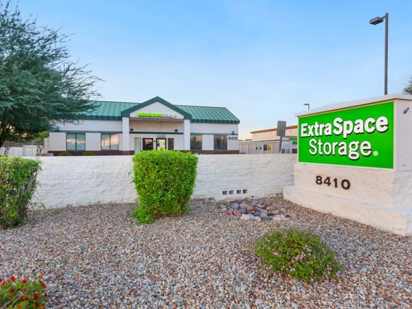 Extra Space Storage facility at 8410 W Union Hills Dr - Peoria, AZ