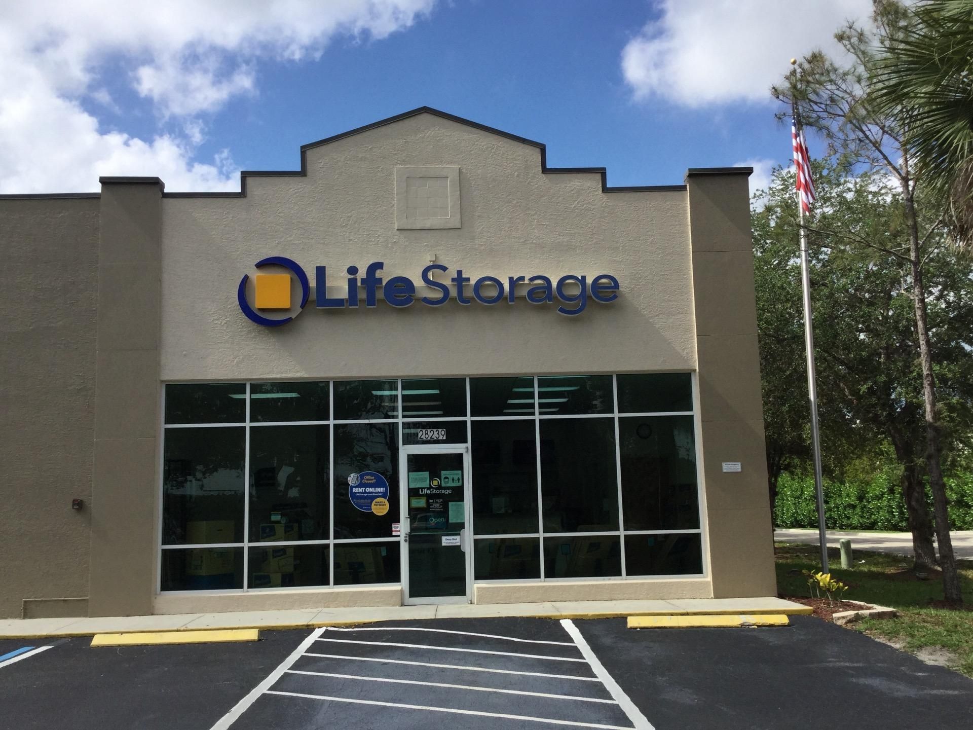 Self Storage Units at 275 Goodlette Frank Rd, Naples, FL