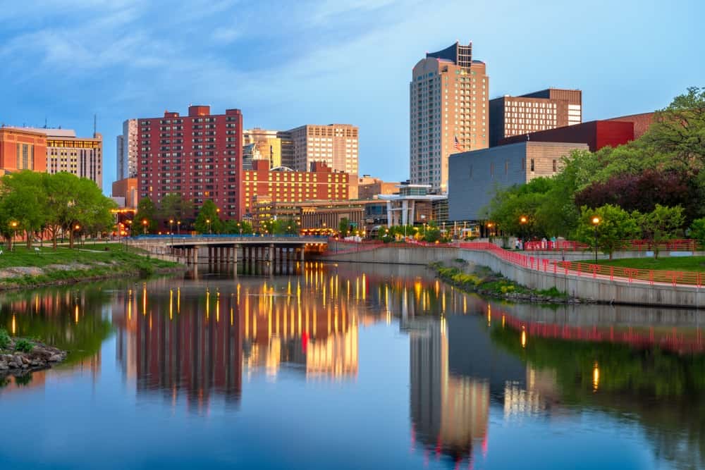 Article image for: How Much Does Hiring a Moving Company Cost in Rochester?