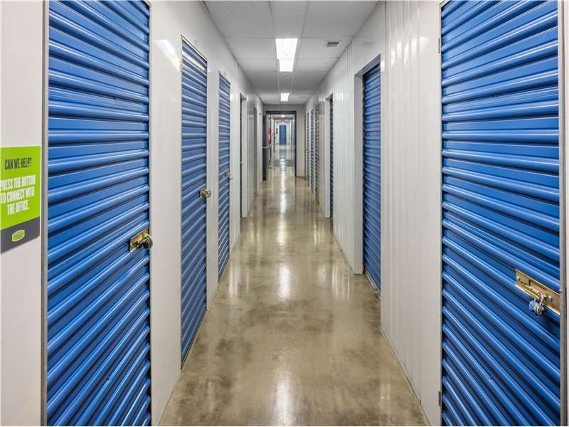 Extra Space Storage  15221 Dino Dr in Burtonsville, MD