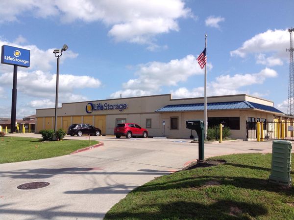 Life Storage facility on 3411 Rayford Rd - Spring, TX