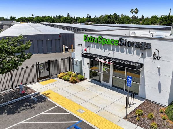 Extra Space Storage facility at 5701 Mack Rd - Sacramento, CA