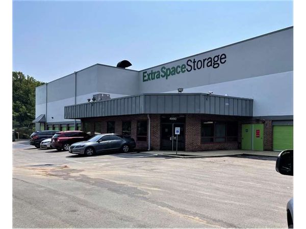 Extra Space Storage facility at 4950 Nicholson Ct - Kensington, MD