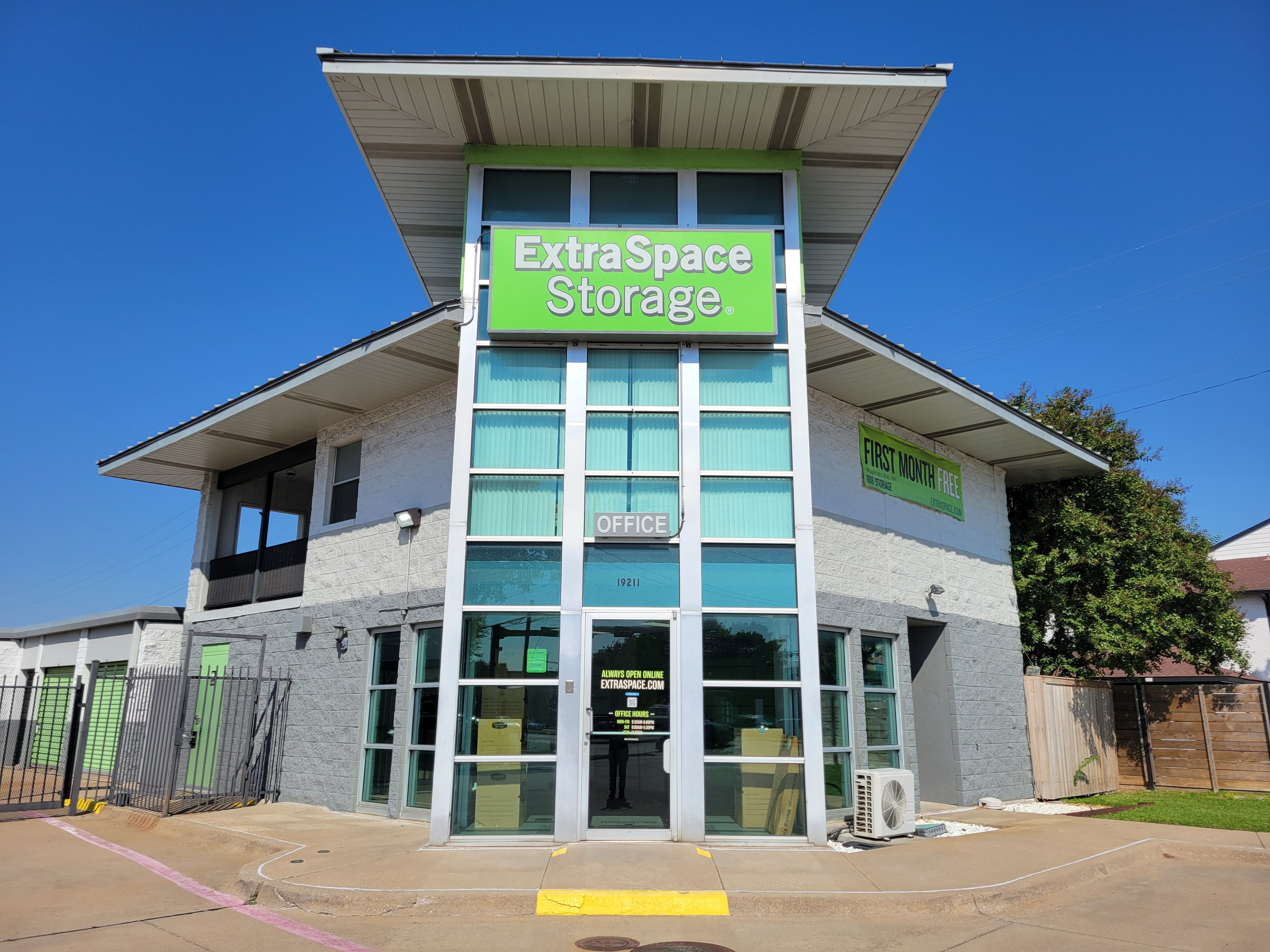 Extra Space Storage  19211 Preston Rd in Dallas, TX