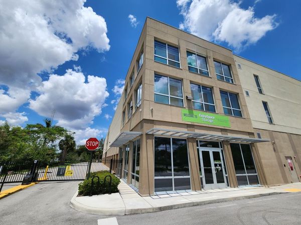 Extra Space Storage facility at 3600 NW 124th Ave - Coral Springs, FL