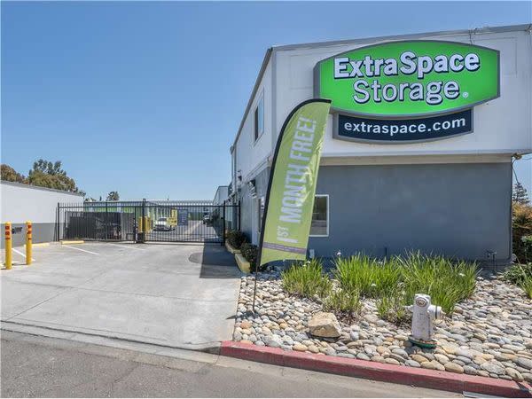 Cheap Storage Units in Oakland, CA (from $22) | Extra Space Storage