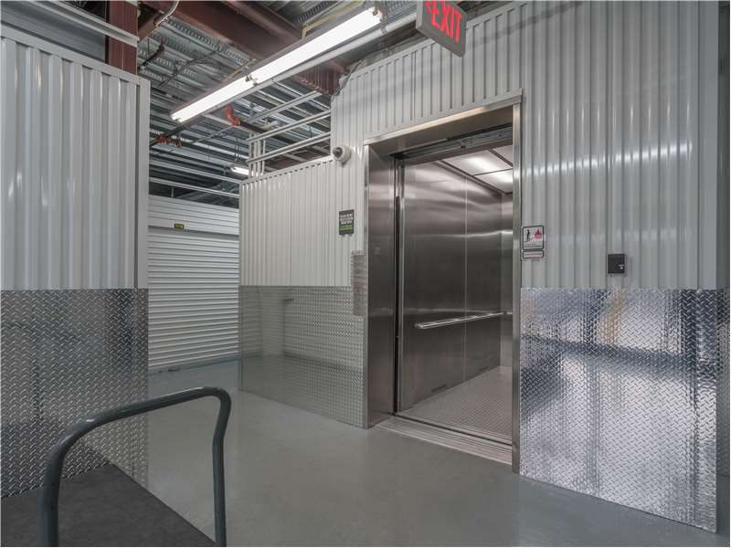 Extra Space Storage  100 Girvin Rd in Jacksonville, FL