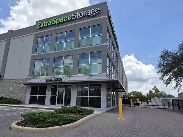 Extra Space Storage facility at 1830 E State Road 60 - Valrico, FL