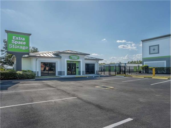 Extra Space Storage facility at 2990 SE Gran Park Way - Stuart, FL