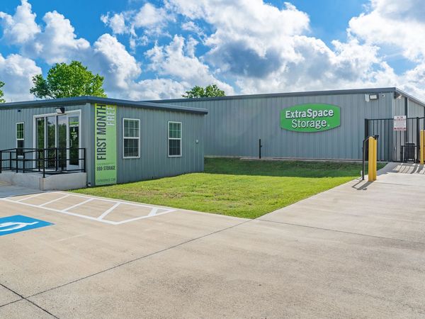 Extra Space Storage facility at 2035 Johnson Bend Rd - Weatherford, TX