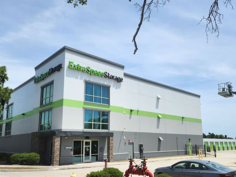 Storage Units in Melbourne, FL at 6005 N Wickham Rd | Extra Space Storage