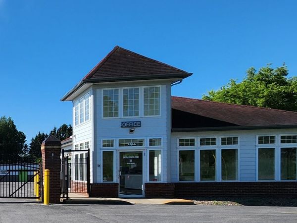 Extra Space Storage facility at 5666 State Route 31 - Cicero, NY