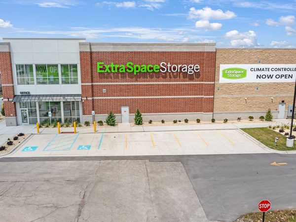 Extra Space Storage facility at 911 Joliet St - Dyer, IN