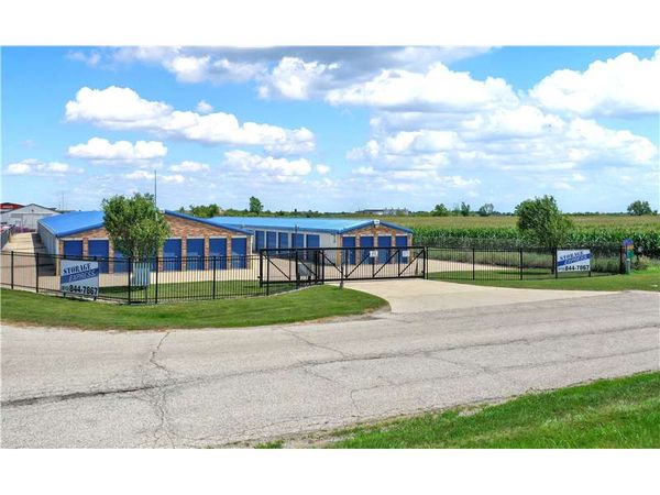 Extra Space Storage facility at 826 S Ewing Dr - Pontiac, IL