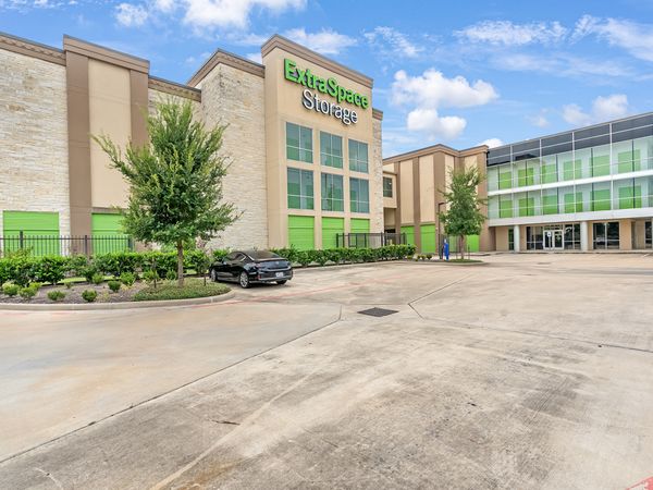 Extra Space Storage facility at 7940 W Grand Pkwy S - Richmond, TX