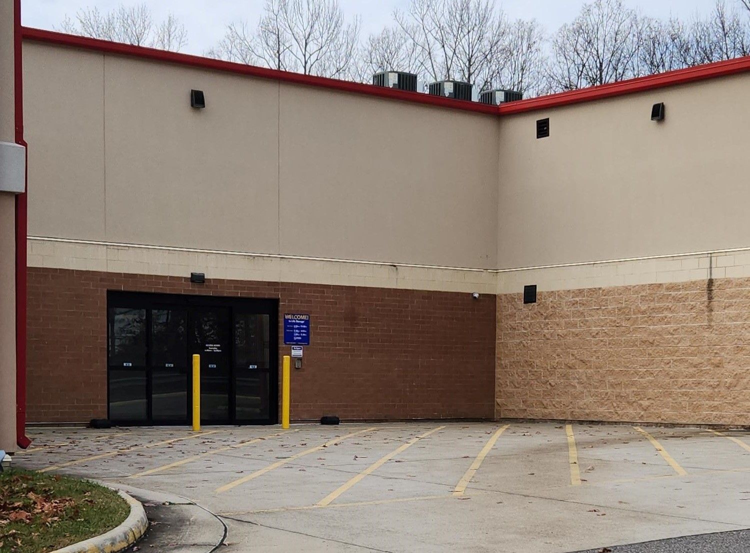 Extra Space Storage  16744 Richmond Hwy in Dumfries, VA