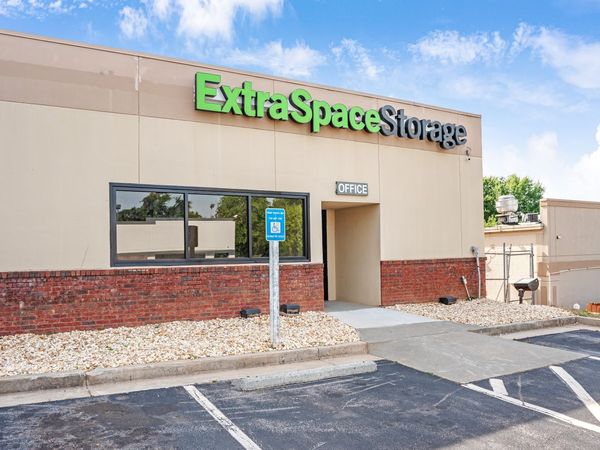 Extra Space Storage facility at 3810 Pleasantdale Rd - Atlanta, GA