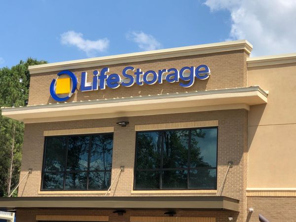 Life Storage facility on 6434 Covington Hwy - Lithonia, GA