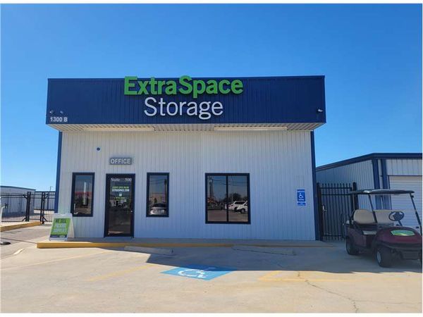 Extra Space Storage facility at 1300 W Stan Schlueter Loop - Killeen, TX