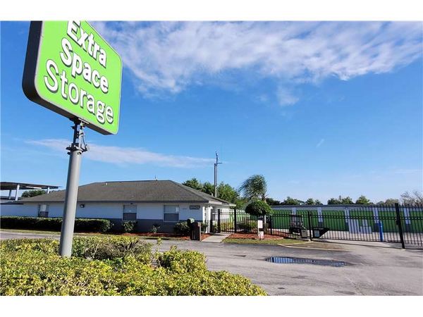 Extra Space Storage facility at 6400 State Road 544 - Winter Haven, FL