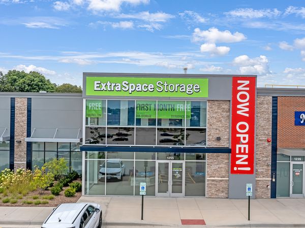 Extra Space Storage facility at 1255 S Naper Blvd - Naperville, IL