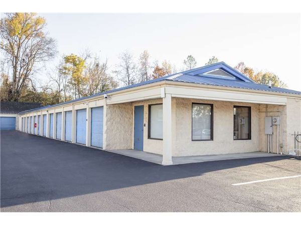Extra Space Storage facility at 10638 Deerbrook Dr - Knoxville, TN
