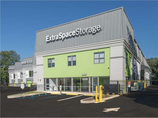 Extra Space Storage facility at 1559 US-22 - Watchung, NJ