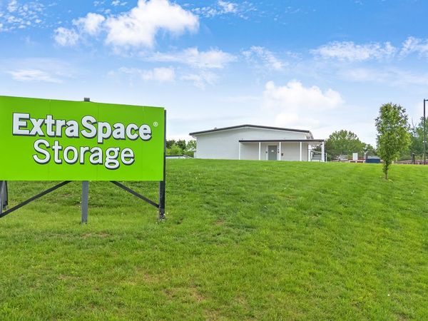 Extra Space Storage facility at 1209 NE Service Rd - Warrenton, MO