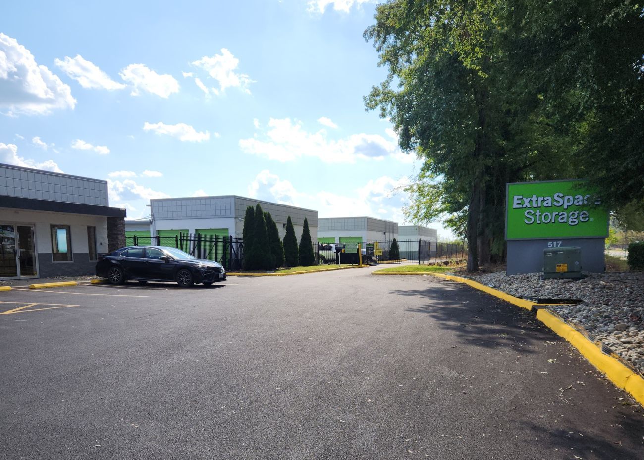 Extra Space Storage  517 Volvo Pkwy in Chesapeake, VA