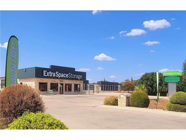 Extra Space Storage facility at 1001 S W S Young Dr - Killeen, TX