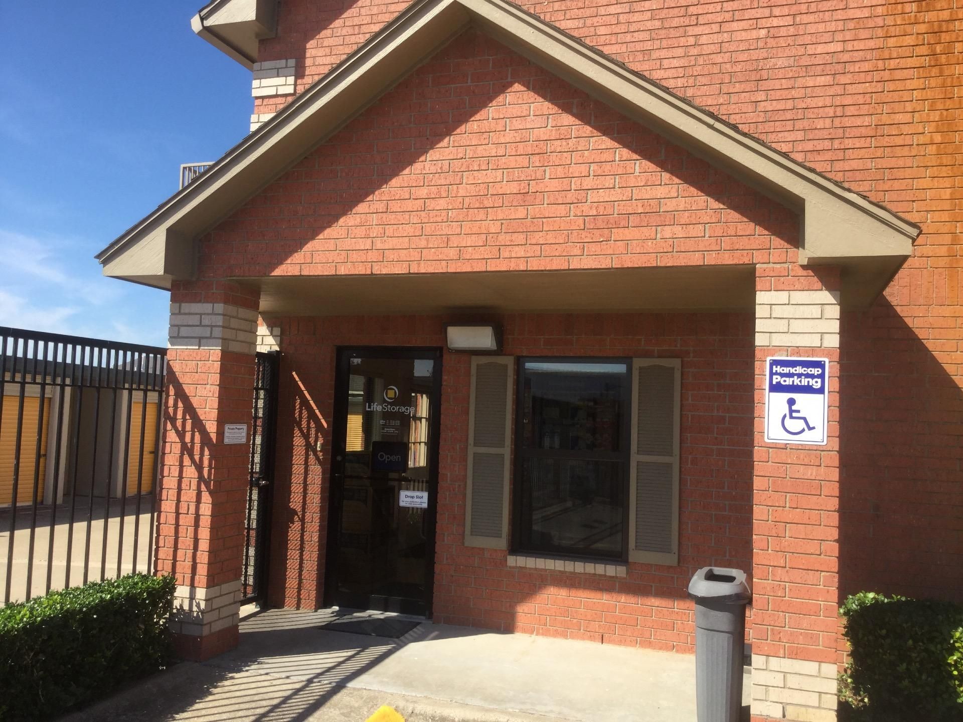 Extra Space Storage  1010 E Highway 67 in Dallas, TX