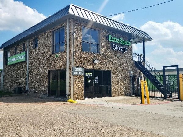 Extra Space Storage facility at 2233 Franklin Dr - Mesquite, TX