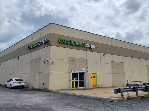 Extra Space Storage facility at 3939 Mexico Rd - St Peters, MO