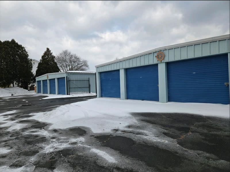 Storage Units in South Windsor, CT at 688 Sullivan Ave | Extra Space ...