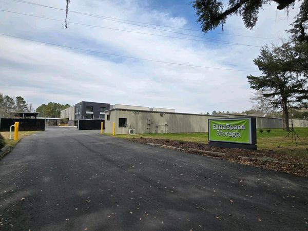 Extra Space Storage facility at 1055 Beech Hill Rd - Summerville, SC