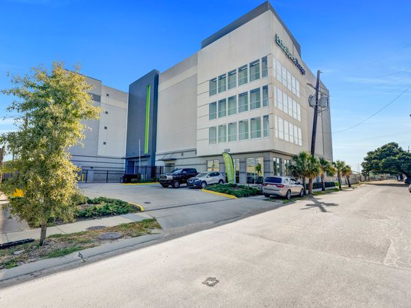 Extra Space Storage facility at 2156 Agriculture St - New Orleans, LA