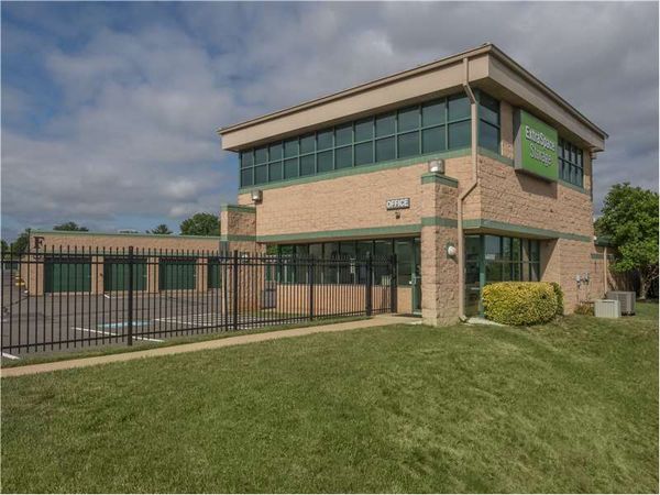Extra Space Storage facility at 44690 Waxpool Rd - Ashburn, VA