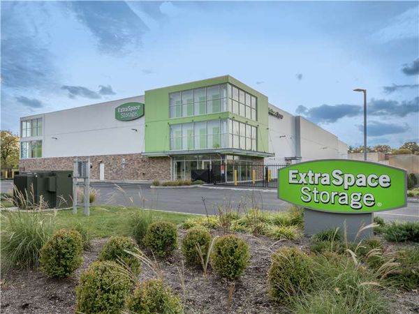 Extra Space Storage facility at 30 Bleeker St - Millburn, NJ