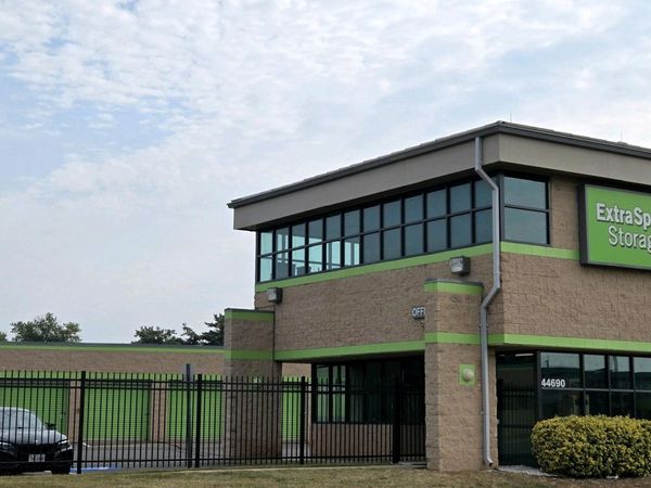 Extra Space Storage facility at 44690 Waxpool Rd - Ashburn, VA