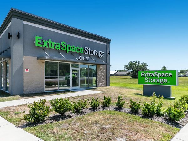 Extra Space Storage facility at 2035 Shepherd Rd - Lakeland, FL