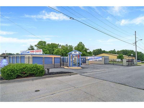 Extra Space Storage facility at 10 S Murphy Ave - Brazil, IN