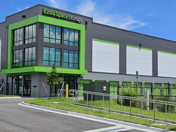 Extra Space Storage facility at 2560 Aurora Rd - Melbourne, FL