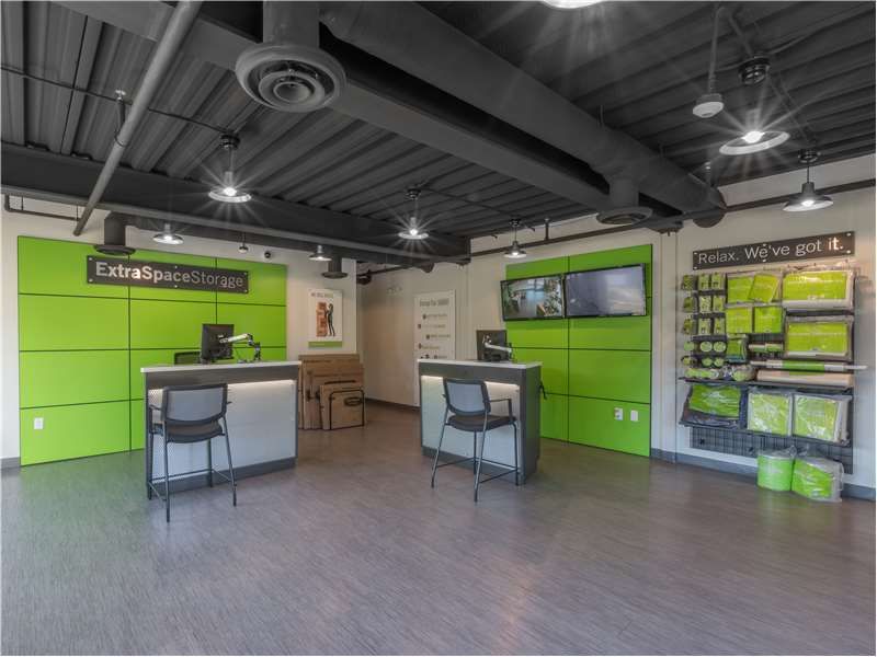 10×5 Self Storage Unit in Hollywood, FL 1440 S Dixie Hwy Hollywood, Florida 3