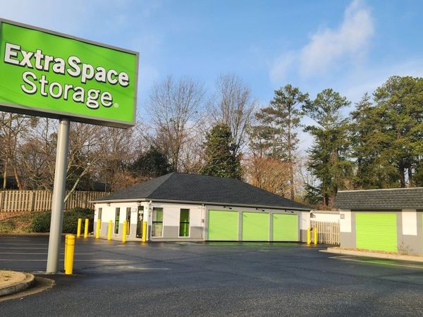 Extra Space Storage facility at 1725 Roswell Rd - Marietta, GA