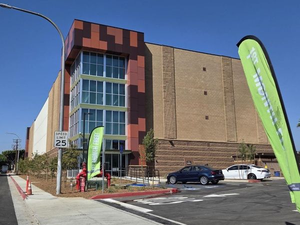 Extra Space Storage facility at 1146 S Meridian Ave - Alhambra, CA