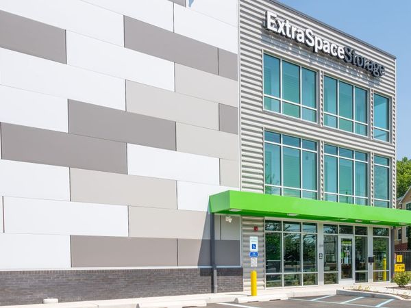 Extra Space Storage facility at 100 Route 17 - Upper Saddle River, NJ