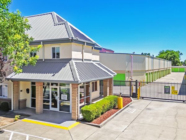 Extra Space Storage facility at 1022 Gibson Rd - Woodland, CA