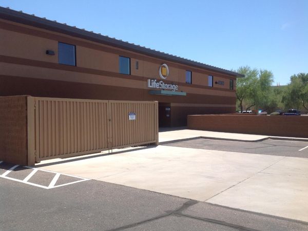 Extra Space Storage facility at 9383 E Bell Rd - Scottsdale, AZ